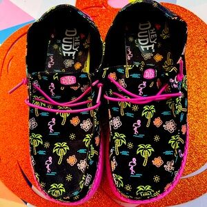 Women’s Size 8 Hey Dudes